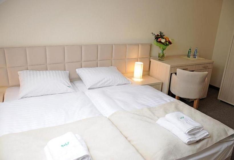 בית מלון כפרי Golf Zajazd Zajączkowo