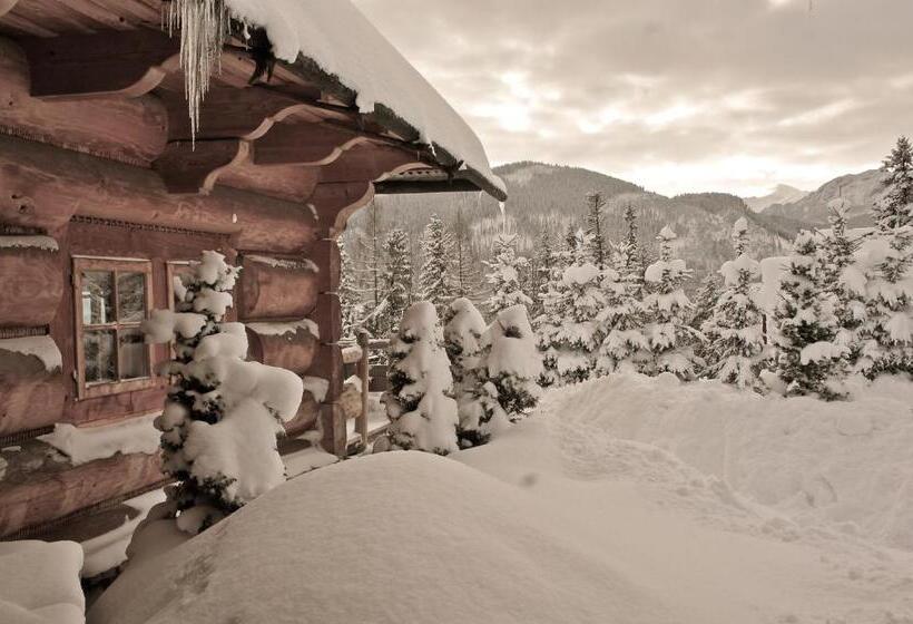 هتل Goralski Dwor