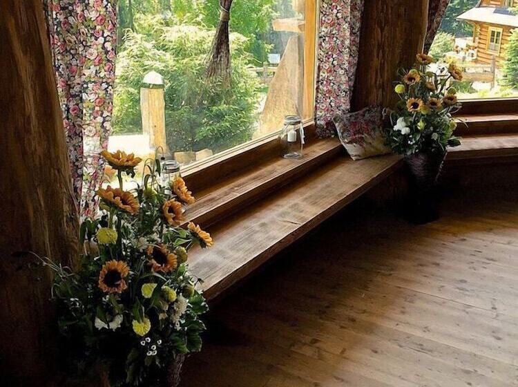 هتل Goralski Dwor