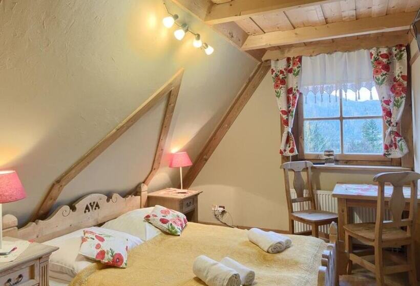 هتل Goralski Dwor