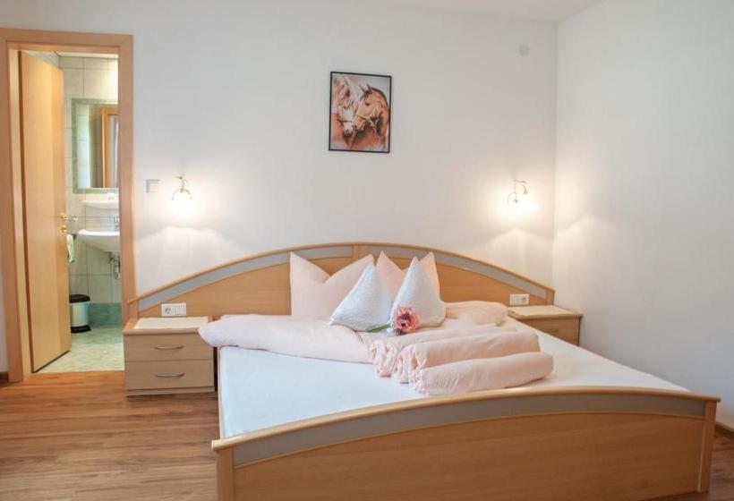 בית מלון כפרי Haus Lärchenwald