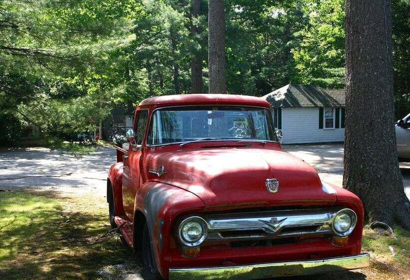 Отель Hinckley's Dreamwood Cottages