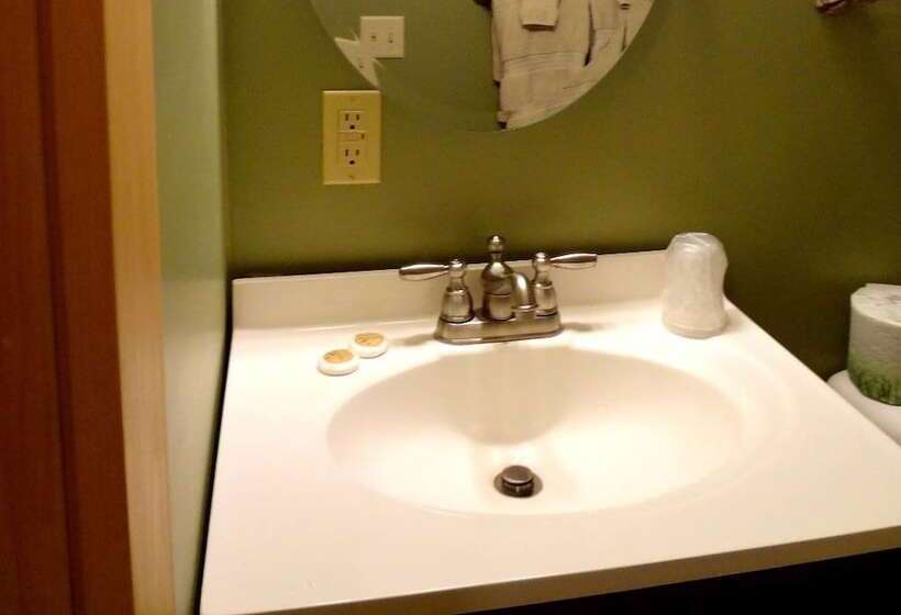 Отель Hinckley's Dreamwood Cottages