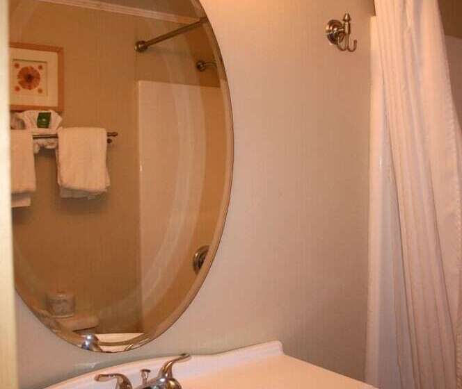 Отель Hinckley's Dreamwood Cottages