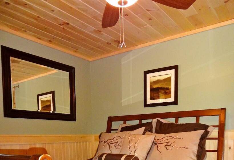 Отель Hinckley's Dreamwood Cottages