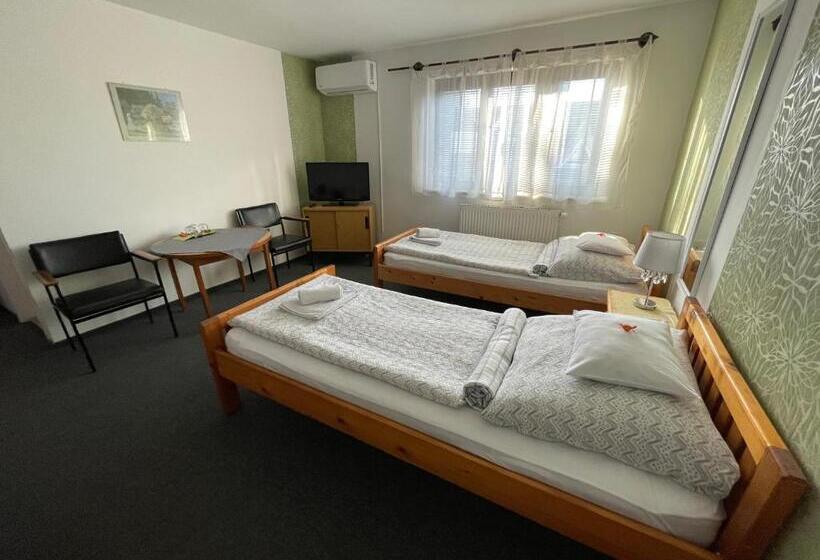 בית מלון כפרי Hot L Mini