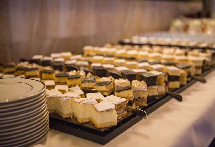 ホテル Iskierka Business & Spa