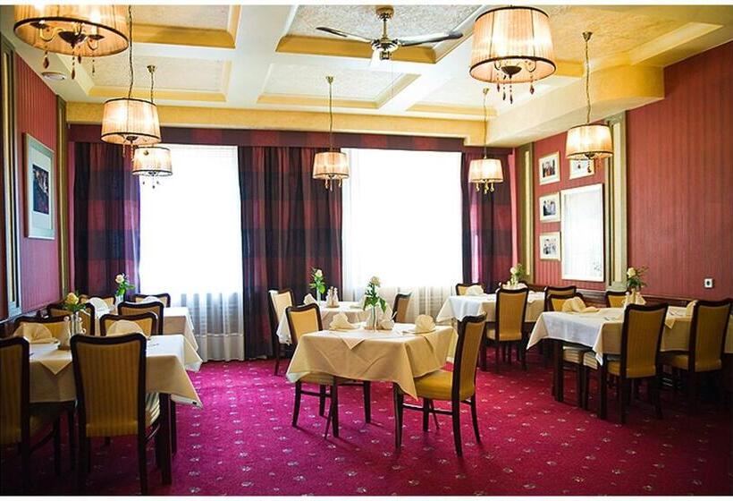 ホテル Iskierka Business & Spa