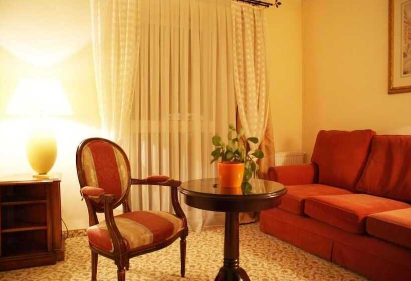 هتل Iskra By Katowice Airport