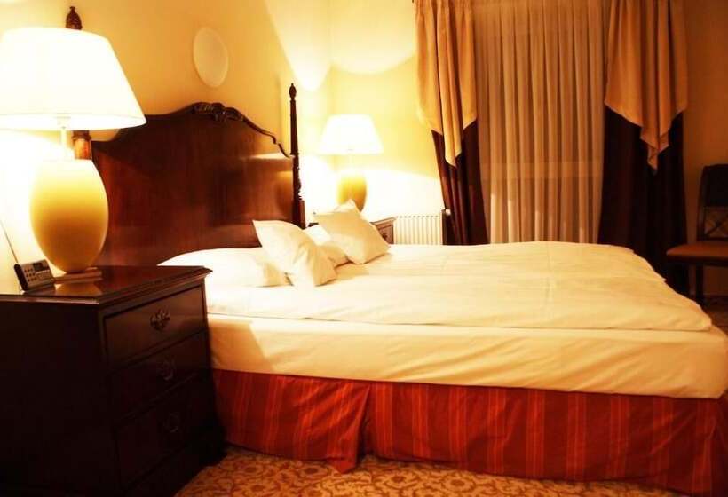 هتل Iskra By Katowice Airport