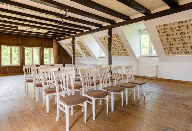 هتل Jabłoń Lake Resort