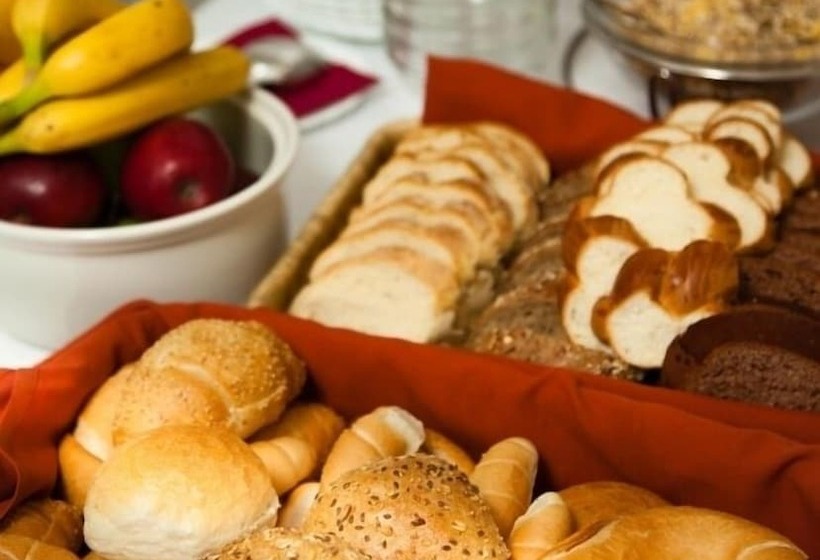 Jade Hotel Ezüsthíd