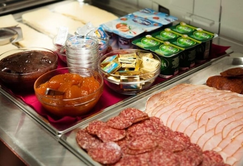 Jade Hotel Ezüsthíd