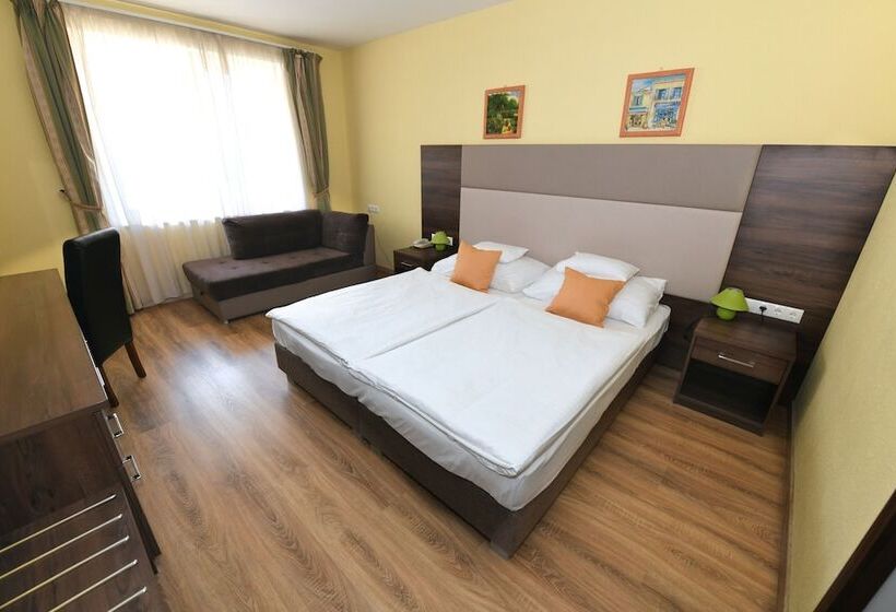 Jade Hotel Ezüsthíd