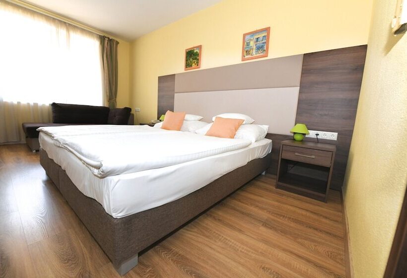 Jade Hotel Ezüsthíd