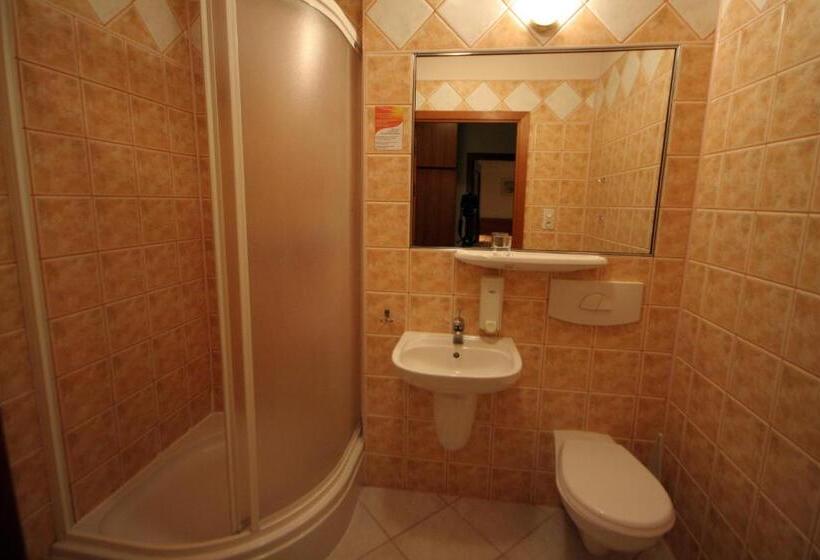 בית מלון כפרי Kama Park