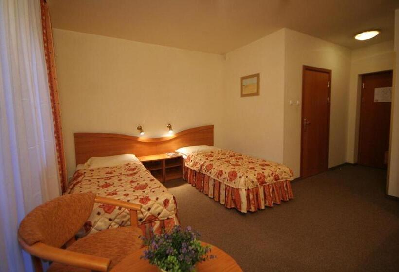 בית מלון כפרי Kama Park