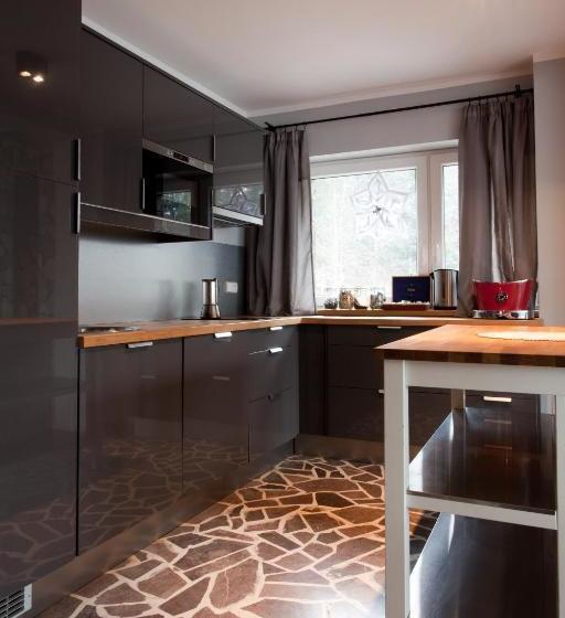 هتل Karolinka Guest House