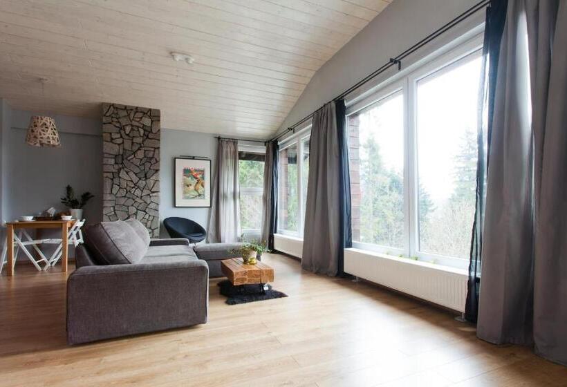 هتل Karolinka Guest House