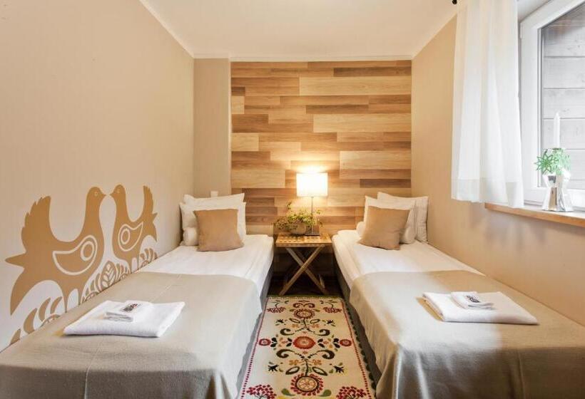 هتل Karolinka Guest House