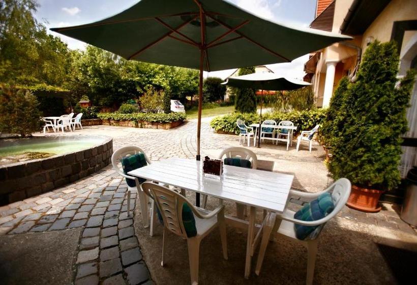 فندق Keszi Panzió