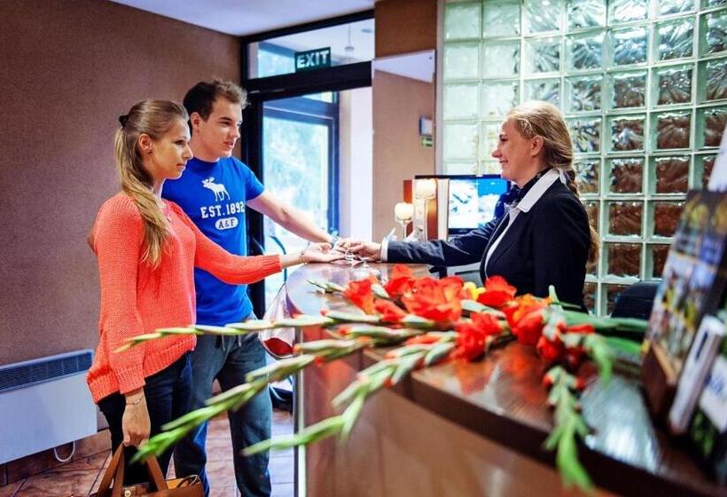 ホテル Kompleks Noclegowo Gastronomiczny Laguna