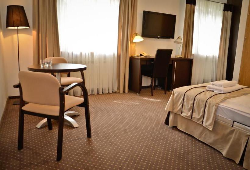 酒店 Kuklówka Conference