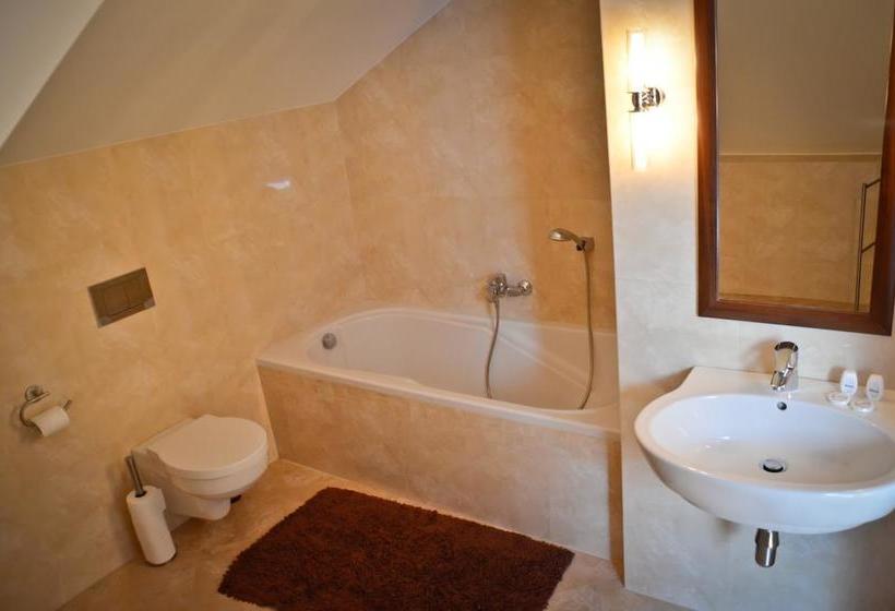 酒店 Kuklówka Conference