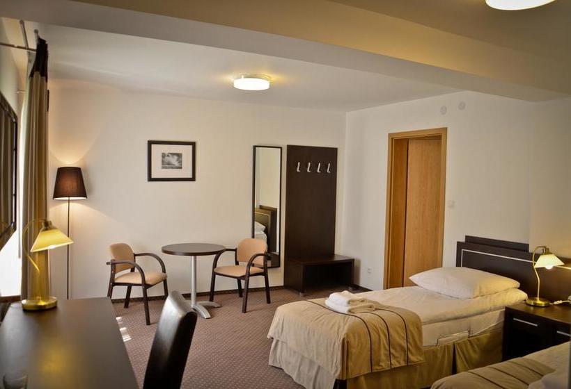 酒店 Kuklówka Conference