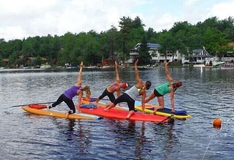 בית מלון כפרי Lake Harmony Inn