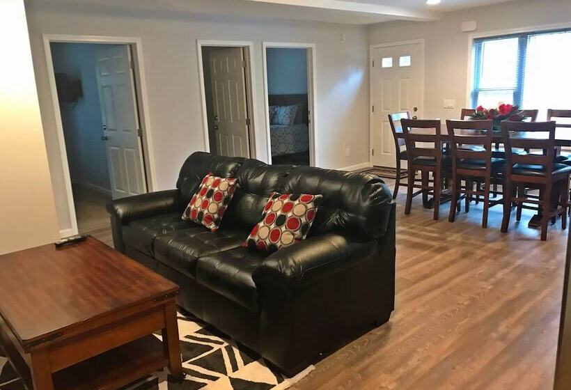 בית מלון כפרי Lake Harmony Inn