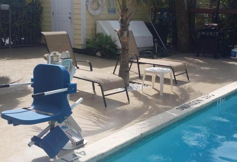 فندق Lake Side Lodge