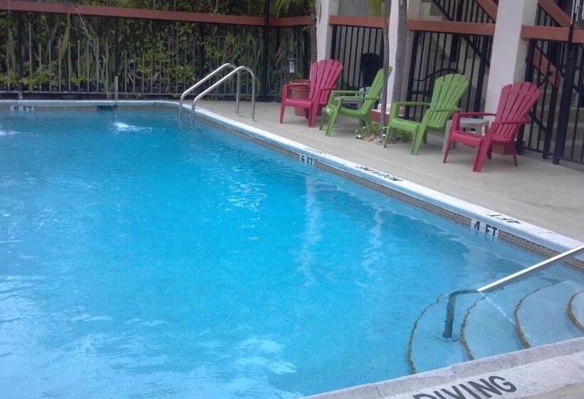 فندق Lake Side Lodge