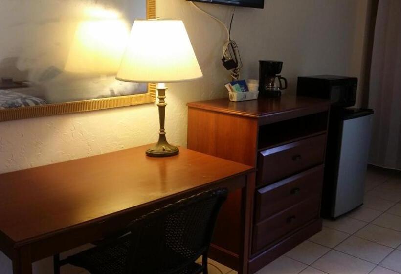 فندق Lake Side Lodge