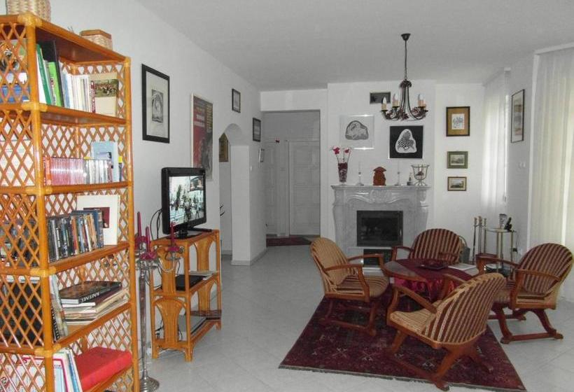 فندق Lijoli Lounge Vendégház