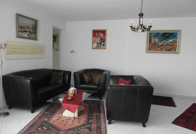 فندق Lijoli Lounge Vendégház