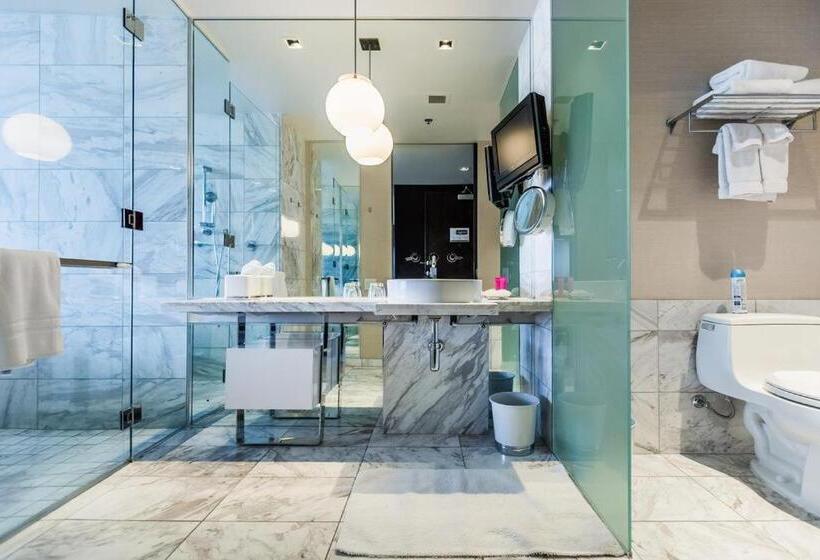 هتل Luxury Suites At Palms Place