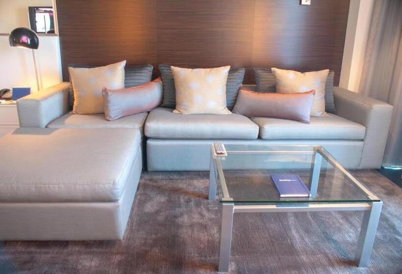 هتل Luxury Suites At Palms Place