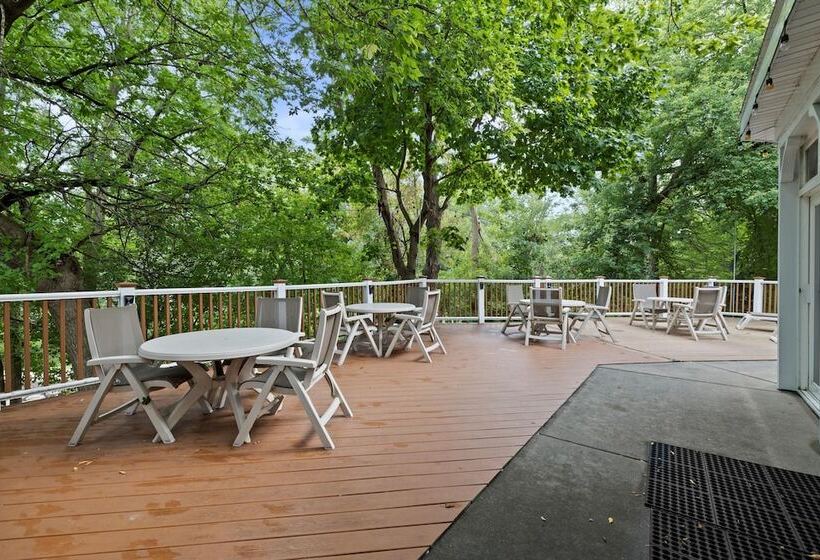 Отель Mill Creek