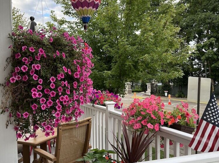 Отель Mill Creek