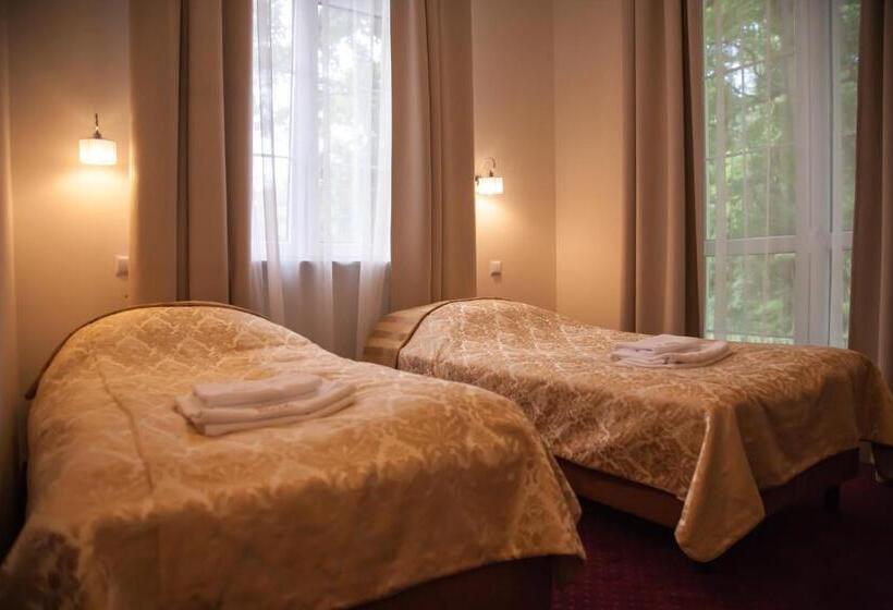 هتل Modlin Palace