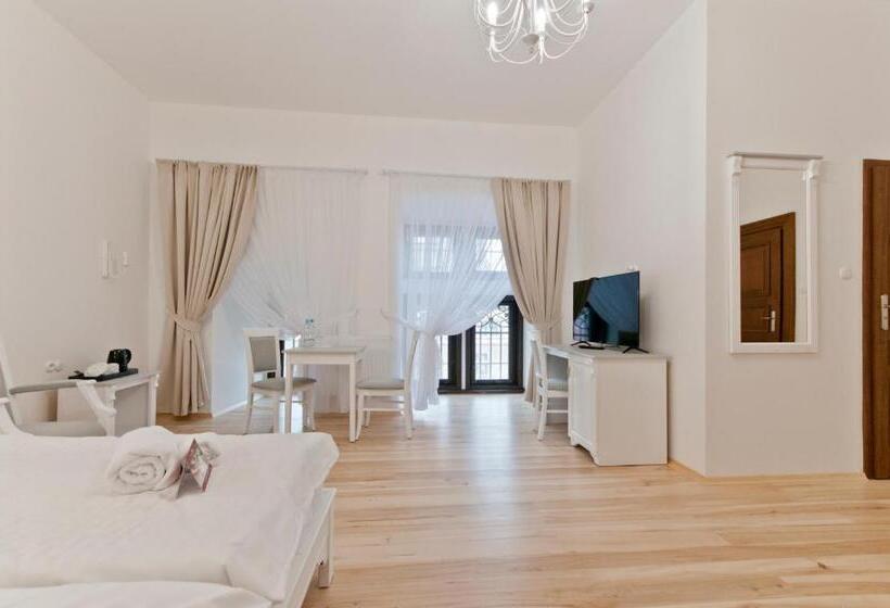 ホテル Moszna Zamek