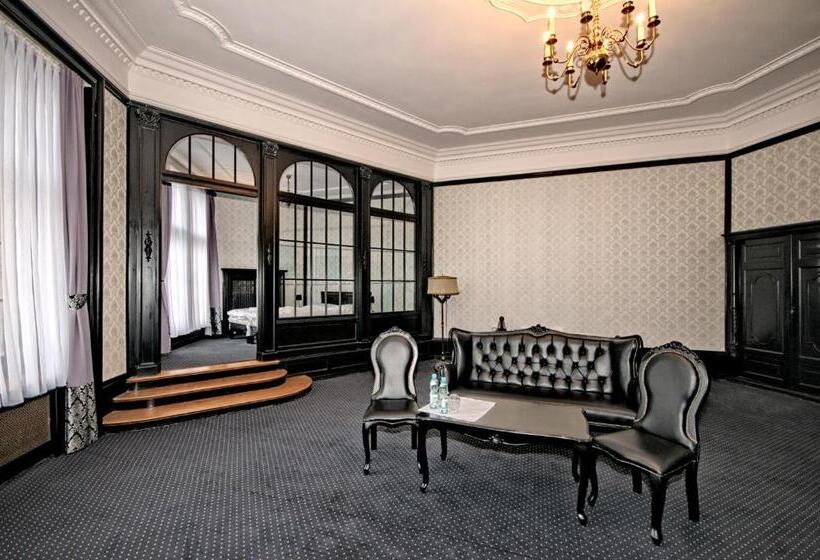 ホテル Moszna Zamek