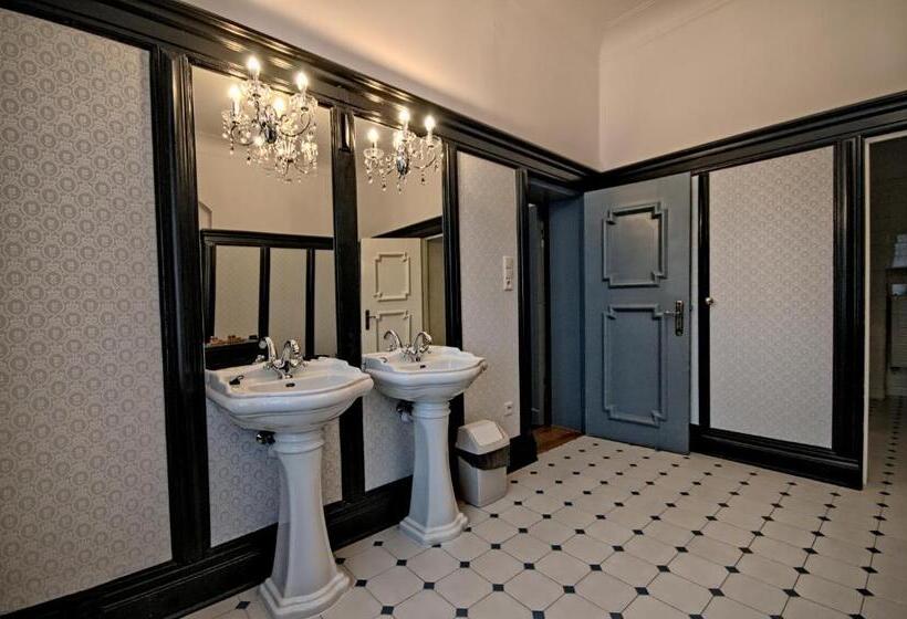 ホテル Moszna Zamek