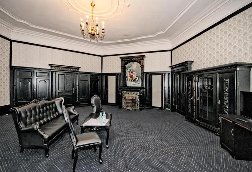 ホテル Moszna Zamek