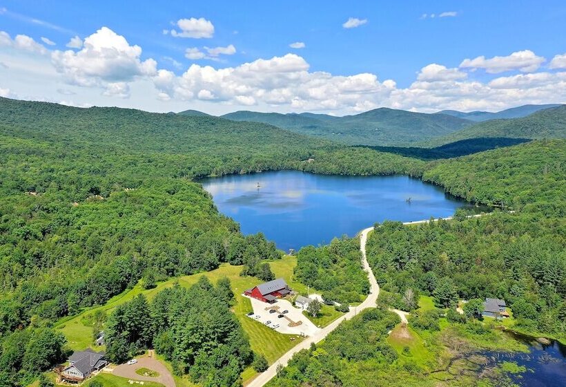 هتل Mountain Meadows Lodge