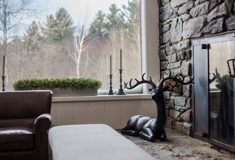 هتل Mountain Meadows Lodge