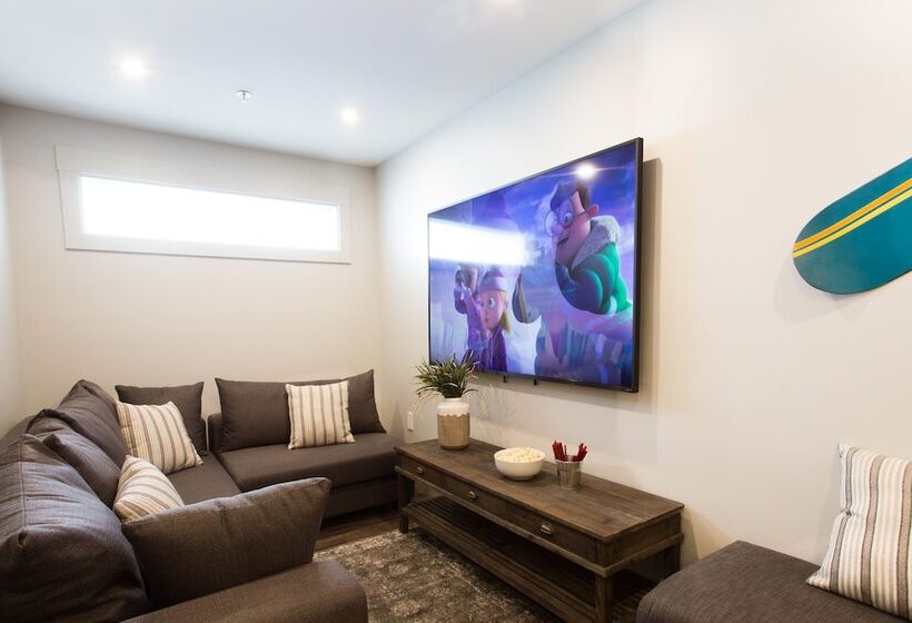 هتل Mountain Meadows Lodge