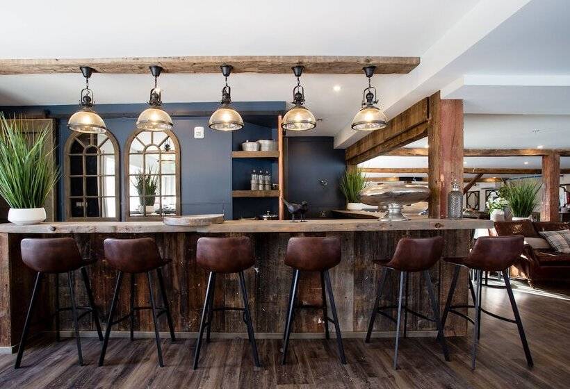 هتل Mountain Meadows Lodge