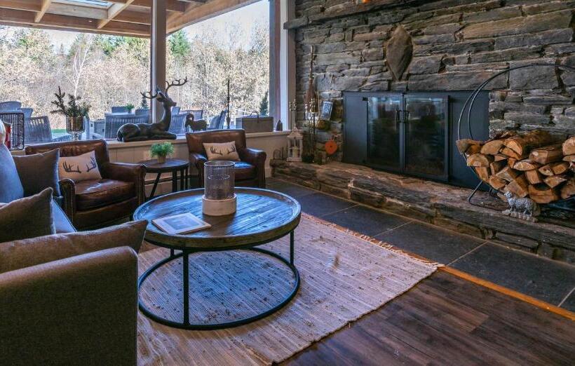 هتل Mountain Meadows Lodge